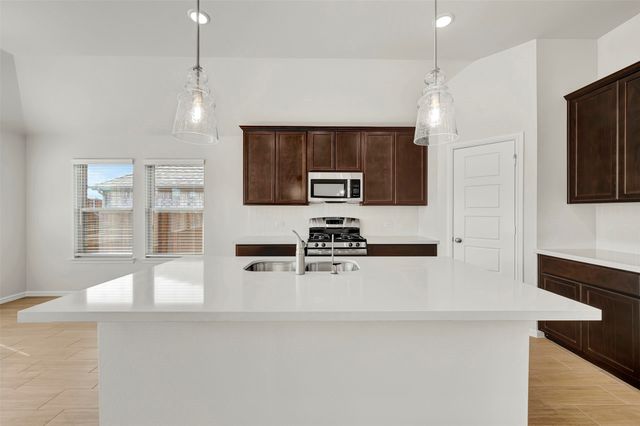 764 Grand Dale Drive, Lavon, TX 75166