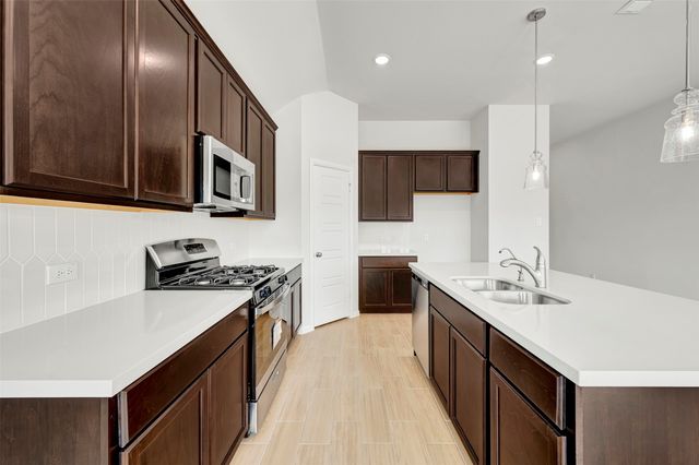 764 Grand Dale Drive, Lavon, TX 75166