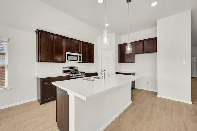 764 Grand Dale Drive, Lavon, TX 75166