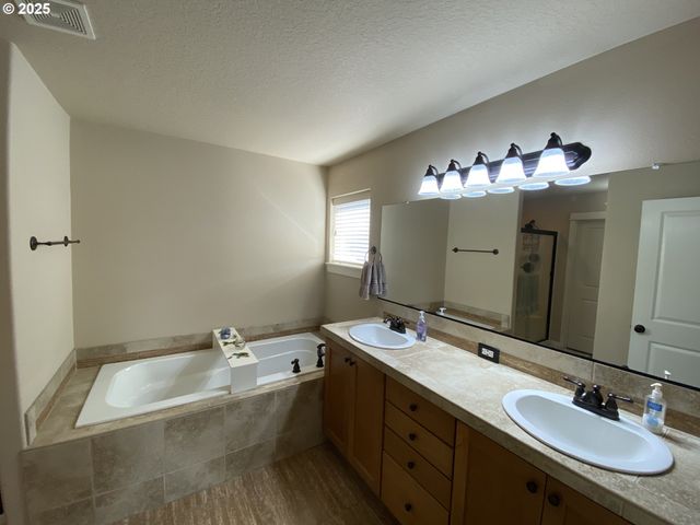 12595 COHO Way, Oregon City, OR 97045