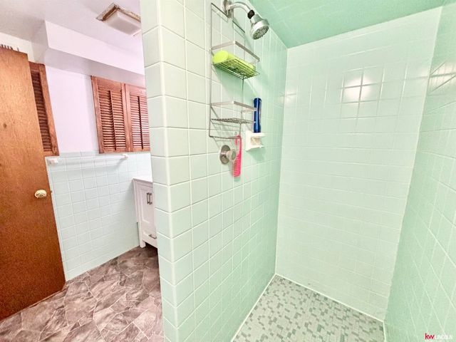 617 Sierra Drive, Lincoln, NE 68505