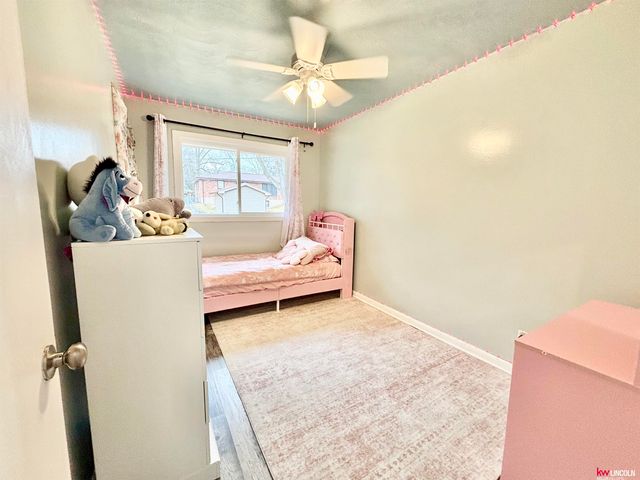 617 Sierra Drive, Lincoln, NE 68505