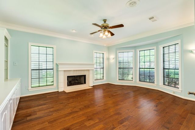 214 Dewberry Drive, Lake Jackson, TX 77566