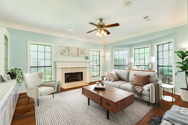 214 Dewberry Drive, Lake Jackson, TX 77566