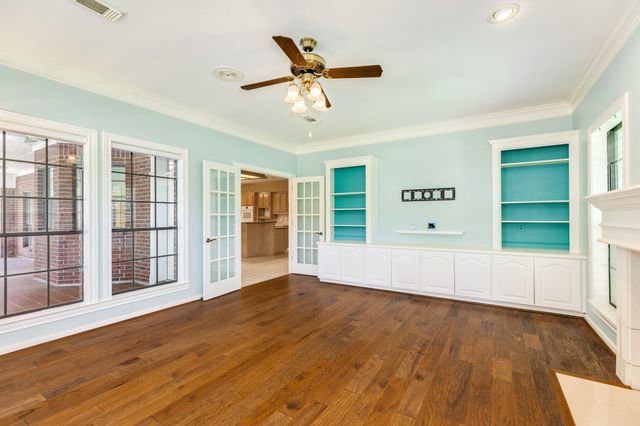 214 Dewberry Drive, Lake Jackson, TX 77566