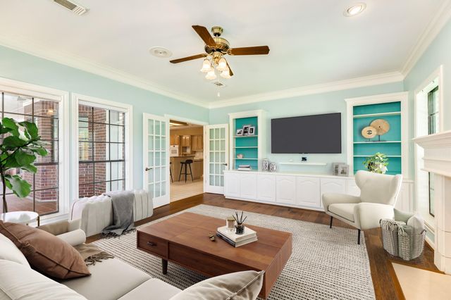 214 Dewberry Drive, Lake Jackson, TX 77566