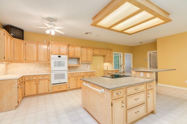 214 Dewberry Drive, Lake Jackson, TX 77566