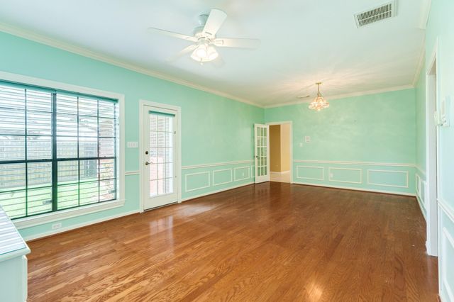 214 Dewberry Drive, Lake Jackson, TX 77566