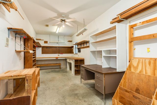 214 Dewberry Drive, Lake Jackson, TX 77566