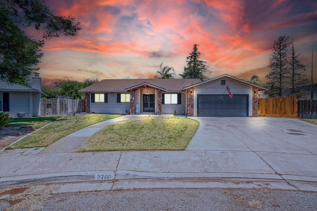 2700 Oxford Ave, Turlock, CA 95382