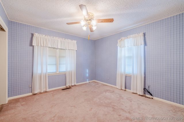 608 SE 6th Street, Wagoner, OK 74467