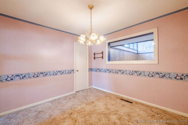 608 SE 6th Street, Wagoner, OK 74467