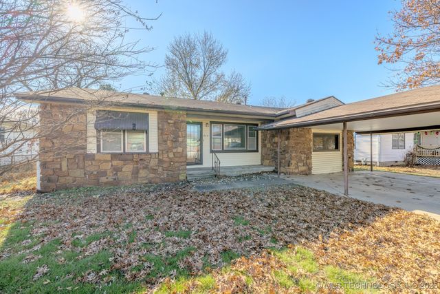 608 SE 6th Street, Wagoner, OK 74467