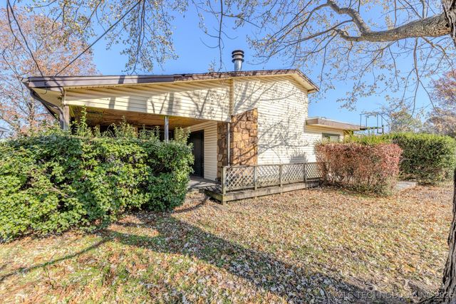 608 SE 6th Street, Wagoner, OK 74467