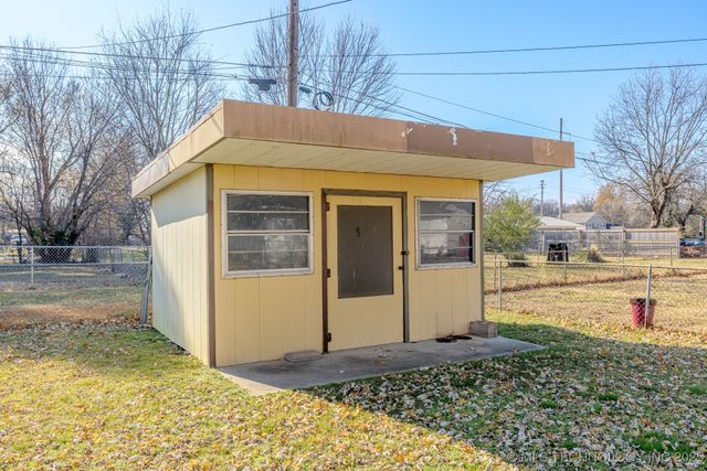 608 SE 6th Street, Wagoner, OK 74467