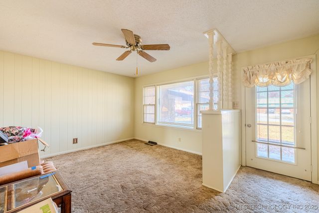 608 SE 6th Street, Wagoner, OK 74467