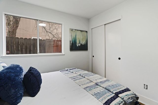 6 Smokey Leaf Ct, Sacramento, CA 95838