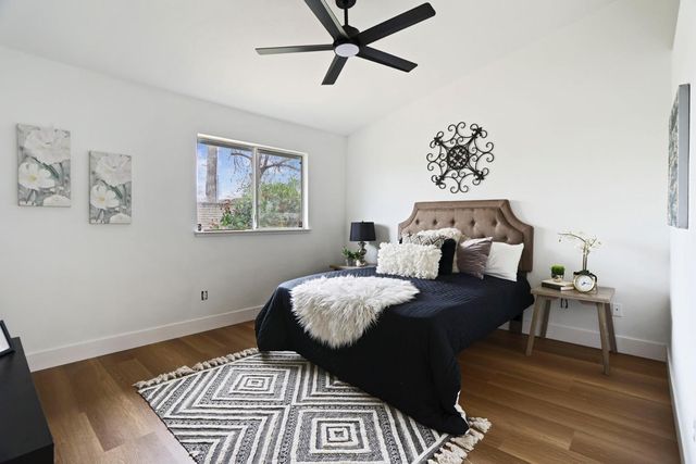 6 Smokey Leaf Ct, Sacramento, CA 95838