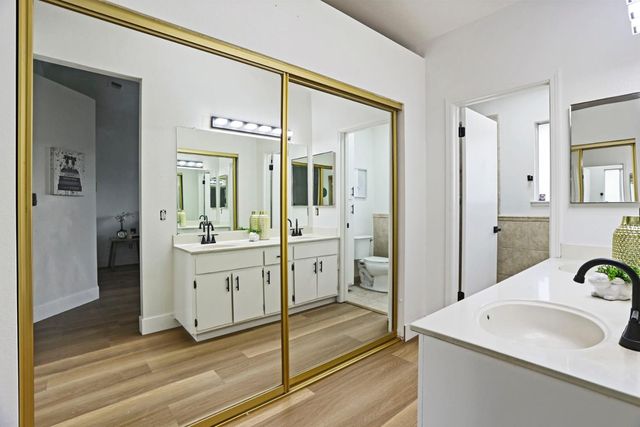 6 Smokey Leaf Ct, Sacramento, CA 95838