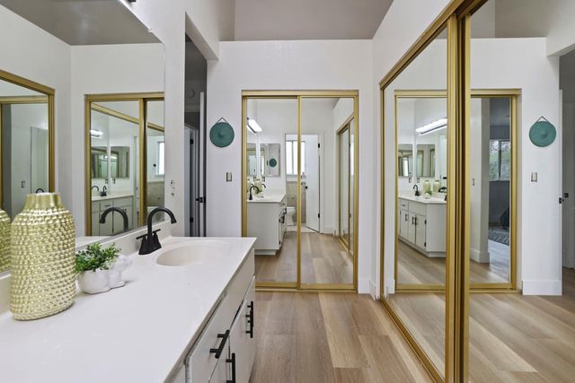 6 Smokey Leaf Ct, Sacramento, CA 95838