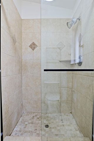 6 Smokey Leaf Ct, Sacramento, CA 95838