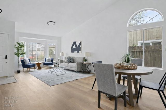 6 Smokey Leaf Ct, Sacramento, CA 95838