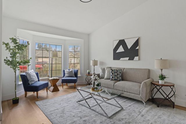 6 Smokey Leaf Ct, Sacramento, CA 95838