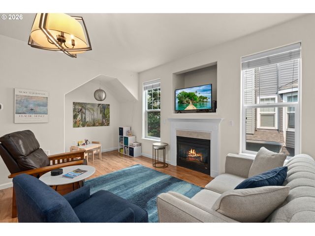 604 SPRINGTREE Ln, West Linn, OR 97068