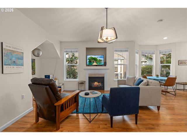 604 SPRINGTREE Ln, West Linn, OR 97068