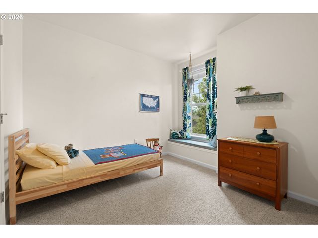 604 SPRINGTREE Ln, West Linn, OR 97068