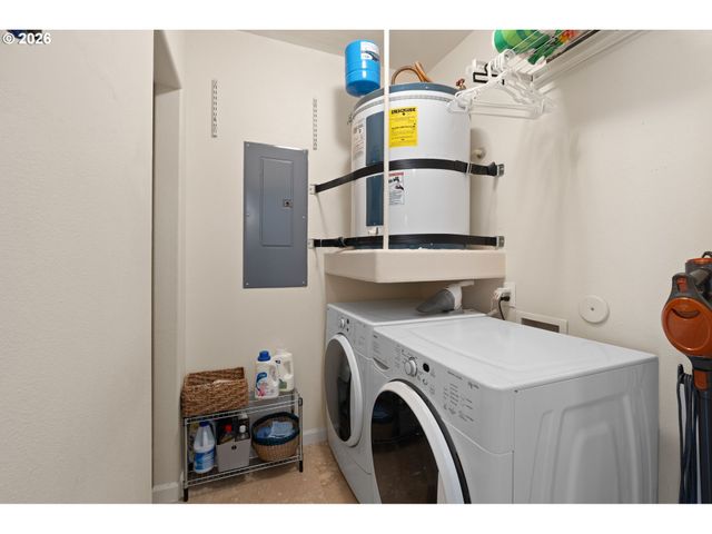 604 SPRINGTREE Ln, West Linn, OR 97068