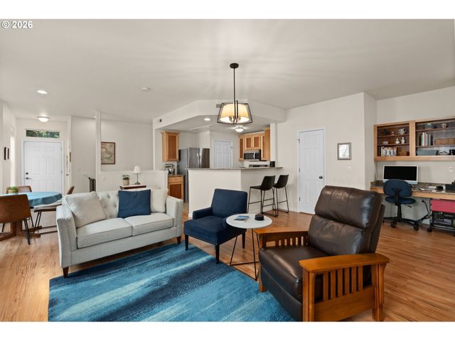 604 SPRINGTREE Ln, West Linn, OR 97068