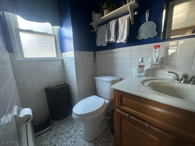 135 Jay Ave, Lyndhurst Twp., NJ 07071