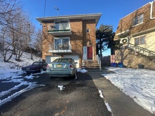 135 Jay Ave, Lyndhurst Twp., NJ 07071