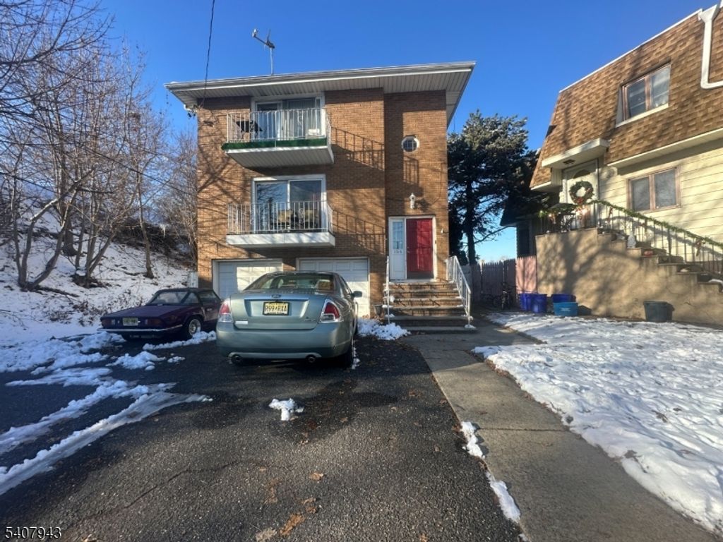 135 Jay Ave, Lyndhurst Twp., NJ 07071