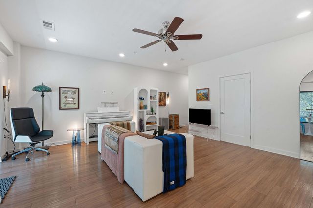 4361 S Congress Ave 322, Austin, TX 78745