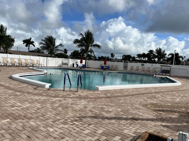 2980 Crosley Drive E F, West Palm Beach, FL 33415