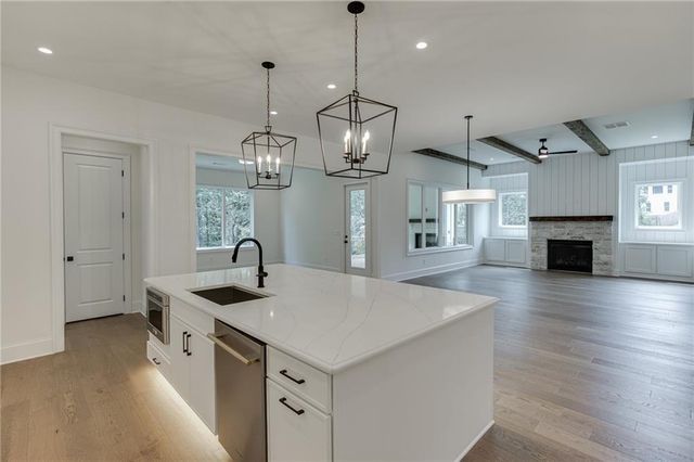 2975 N Bogan Road NE, Buford, GA 30519