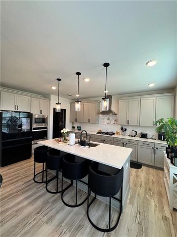 115 Camdale Court, Mcdonough, GA 30252