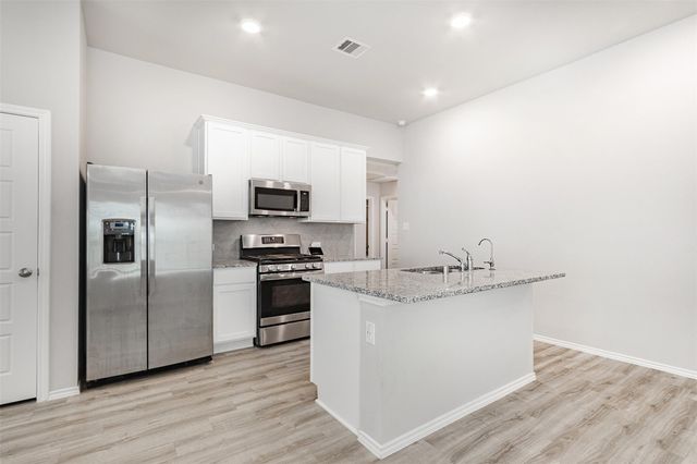 445 Camas Creek Lane, Magnolia, TX 77354