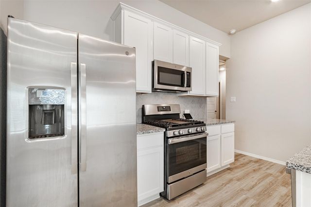 445 Camas Creek Lane, Magnolia, TX 77354