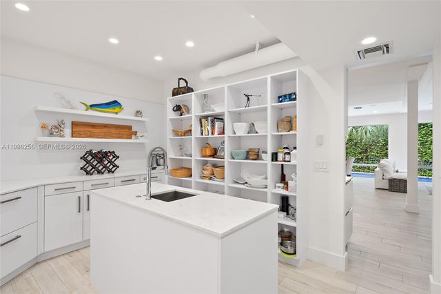 2605 Natures Way, Palm Beach Gardens, FL 33410