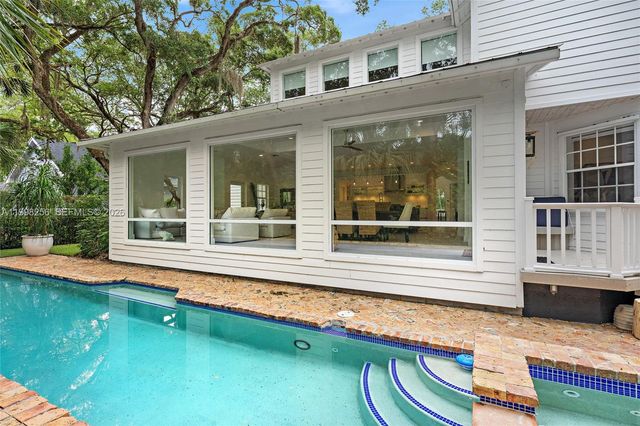 2605 Natures Way, Palm Beach Gardens, FL 33410