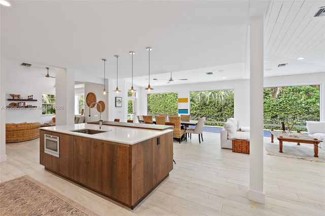 2605 Natures Way, Palm Beach Gardens, FL 33410