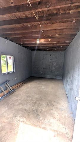 2005 N Plymouth Road, Independence, MO 64058