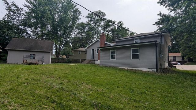 2005 N Plymouth Road, Independence, MO 64058