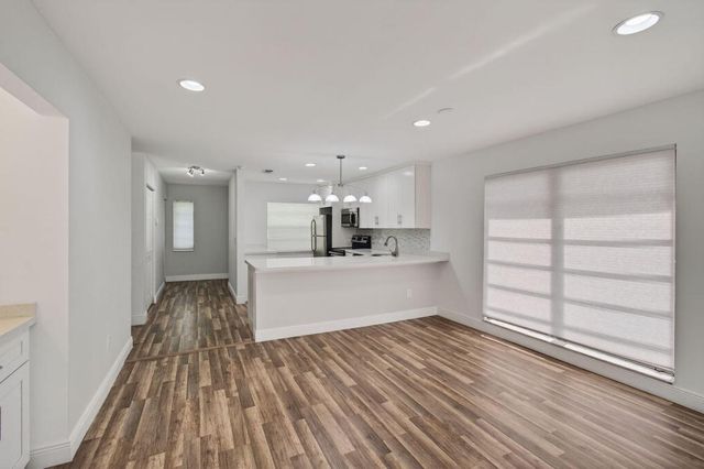 8536 Casa Del Lago 49-B, Boca Raton, FL 33433