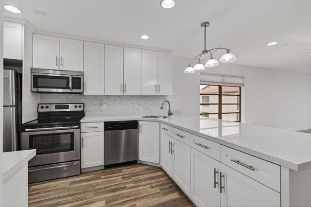 8536 Casa Del Lago 49-B, Boca Raton, FL 33433