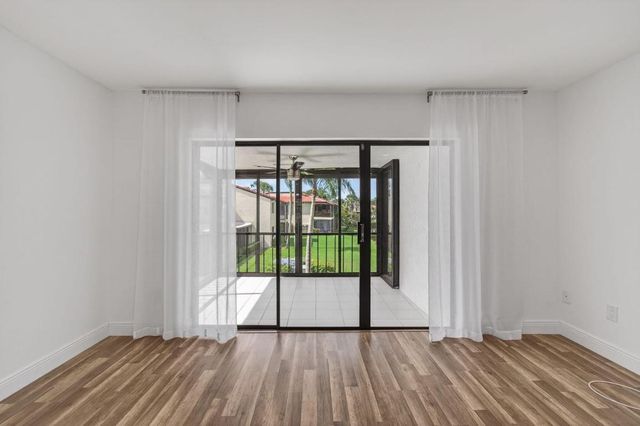 8536 Casa Del Lago 49-B, Boca Raton, FL 33433