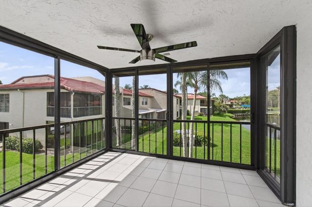 8536 Casa Del Lago 49-B, Boca Raton, FL 33433
